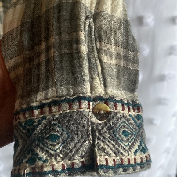 Johnny Was Workshop button down blouse. - Picture 4 of 9